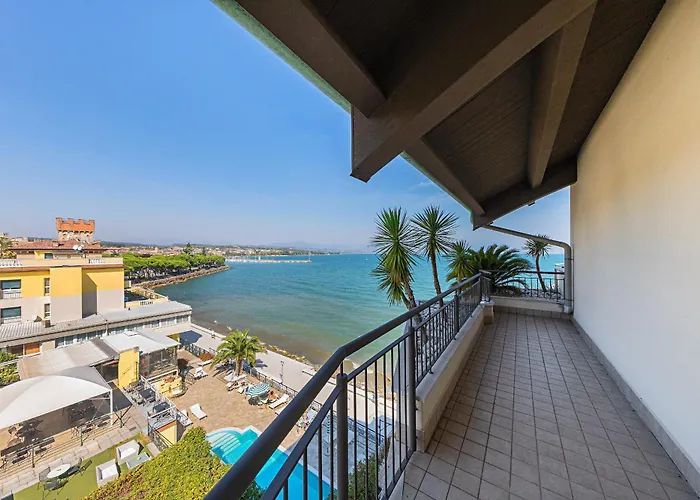 Residenza Miralago Penthouse By Wonderful Italy