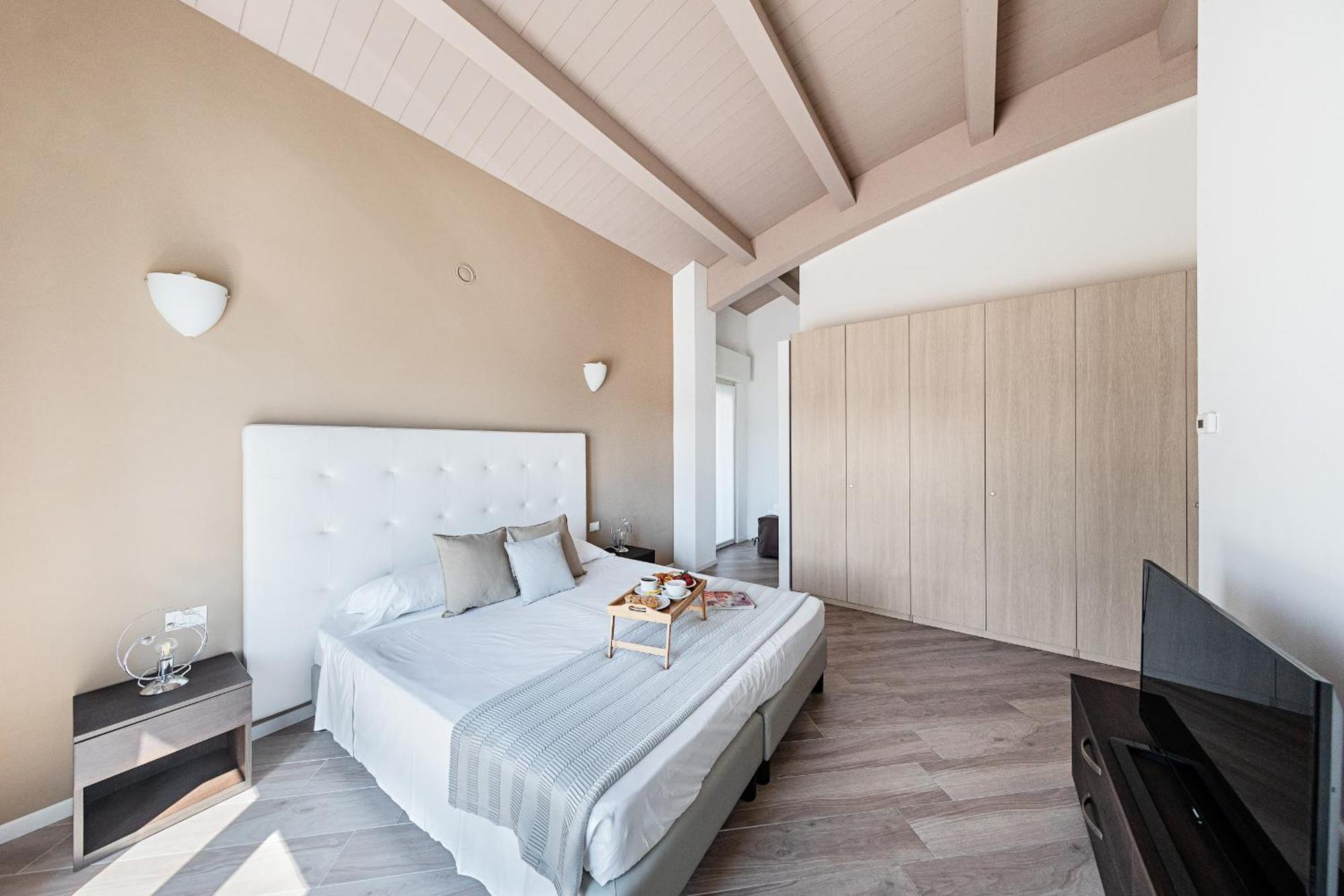 Residenza Miralago Penthouse By Wonderful Italy Desenzano del Garda