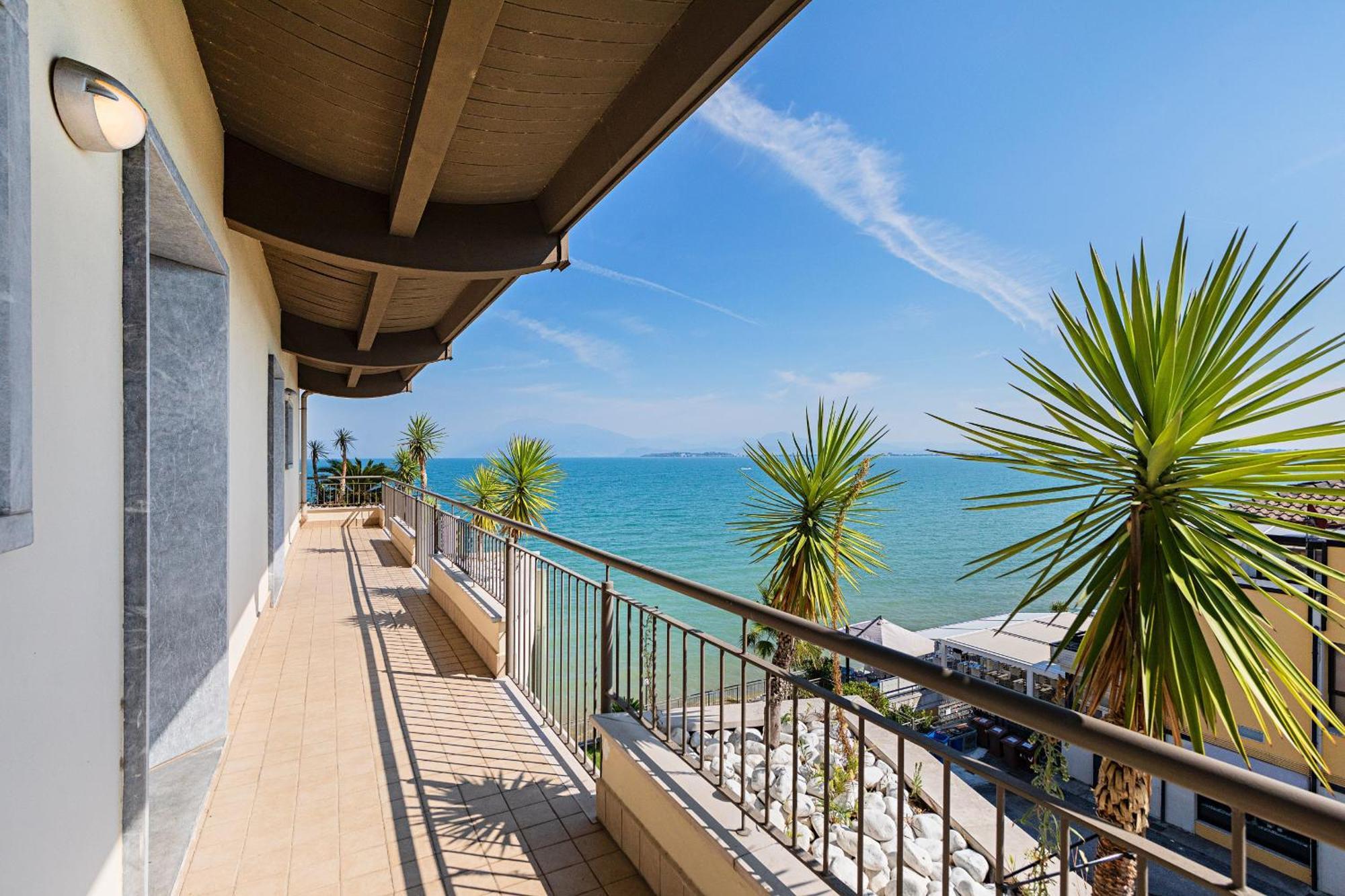 Residenza Miralago Penthouse By Wonderful Italy Apartment Desenzano del Garda