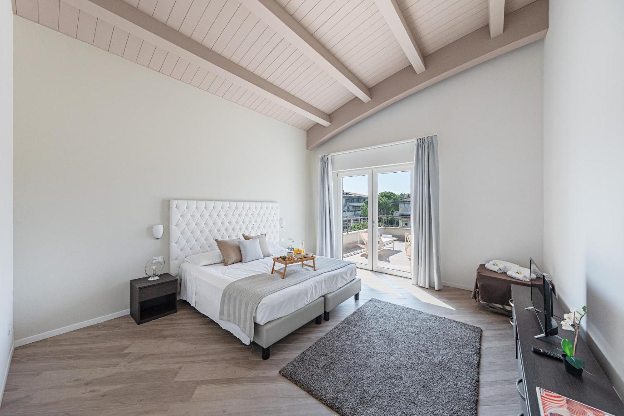 Apartment Residenza Miralago Penthouse By Wonderful Italy *
